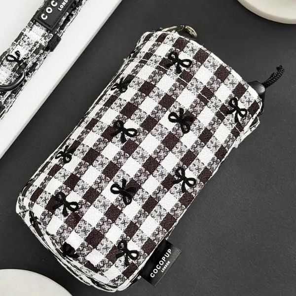 Hovedbilde Cocopup vanntett godbitholder med krok og snøring ...